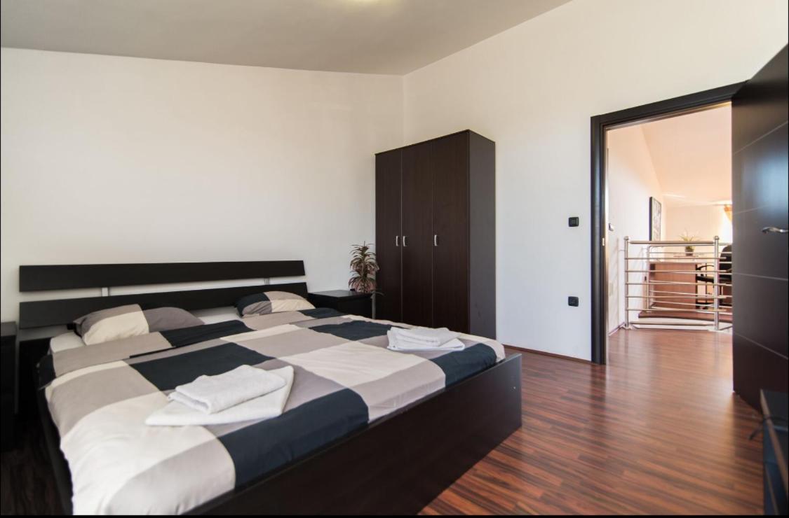 Villa Filip - Private Pool & Gym Пула Екстериор снимка
