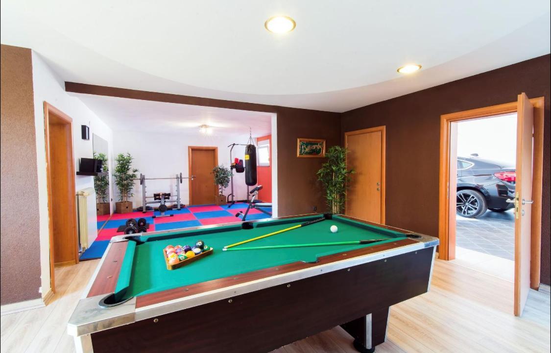 Villa Filip - Private Pool & Gym Пула Екстериор снимка