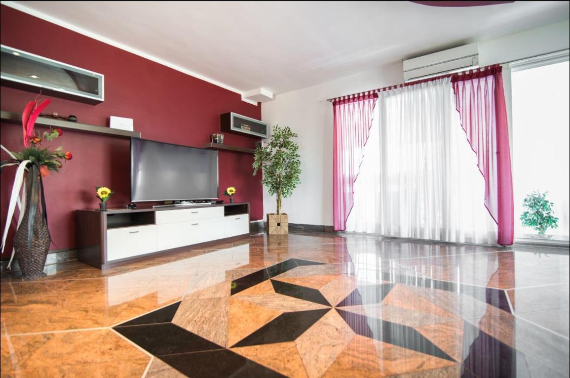 Villa Filip - Private Pool & Gym Пула Екстериор снимка
