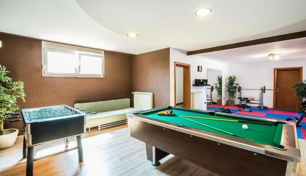 Villa Filip - Private Pool & Gym Пула Екстериор снимка